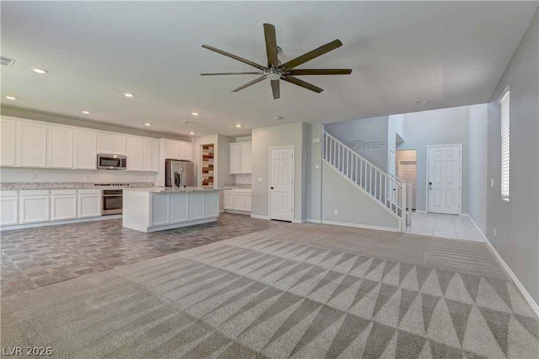 10819 Far Country Ave - Photo 7 of 27