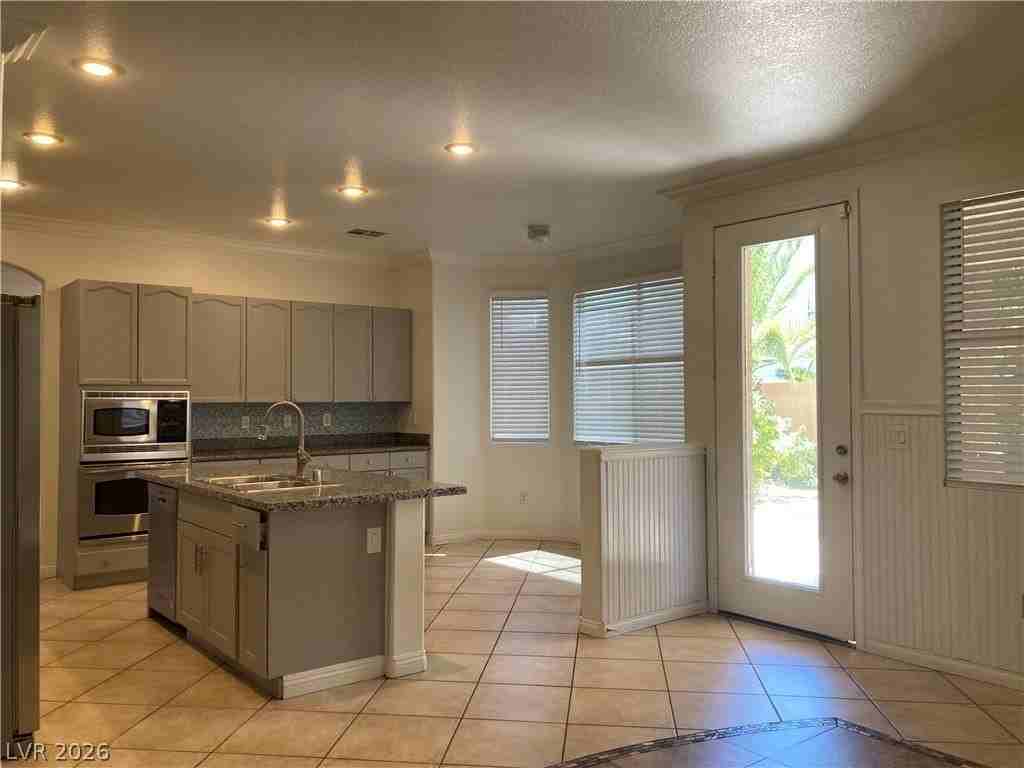 8877 Waltzing Waters Ct - Photo 6 of 45