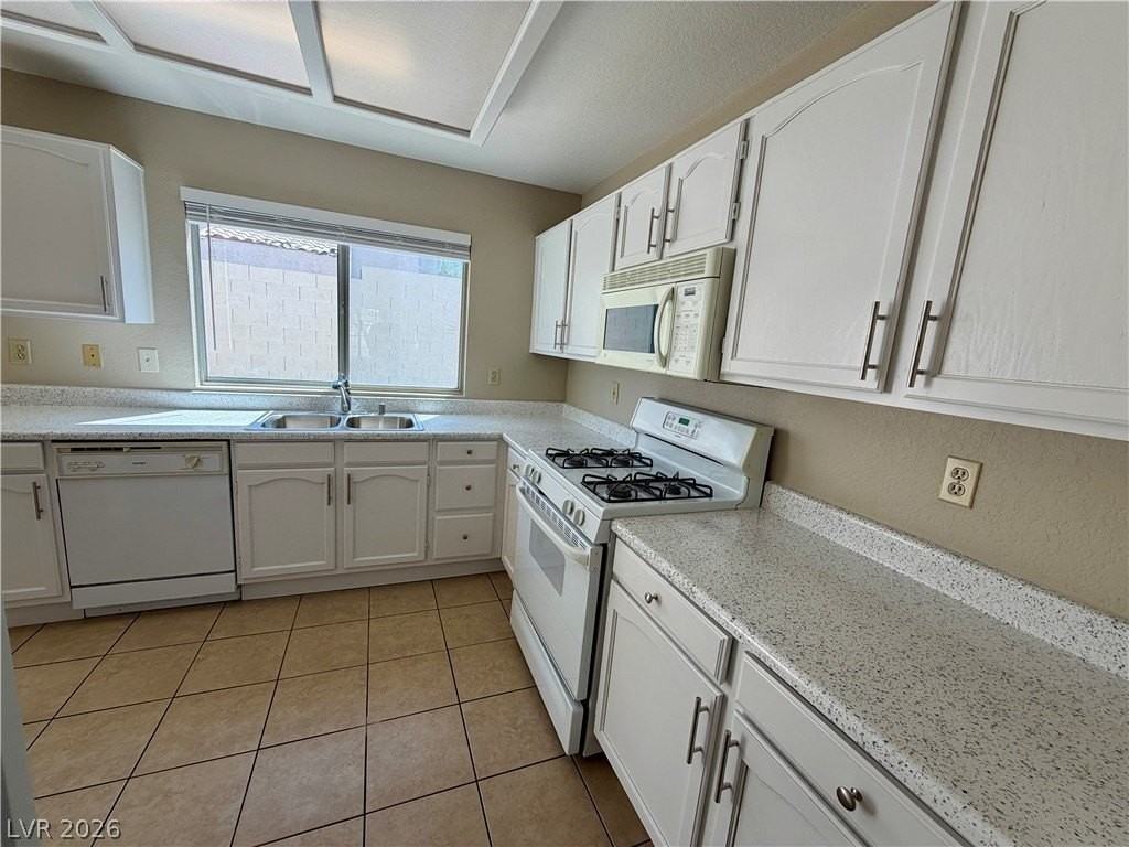 2821 Norfolk Ave - Photo 5 of 17