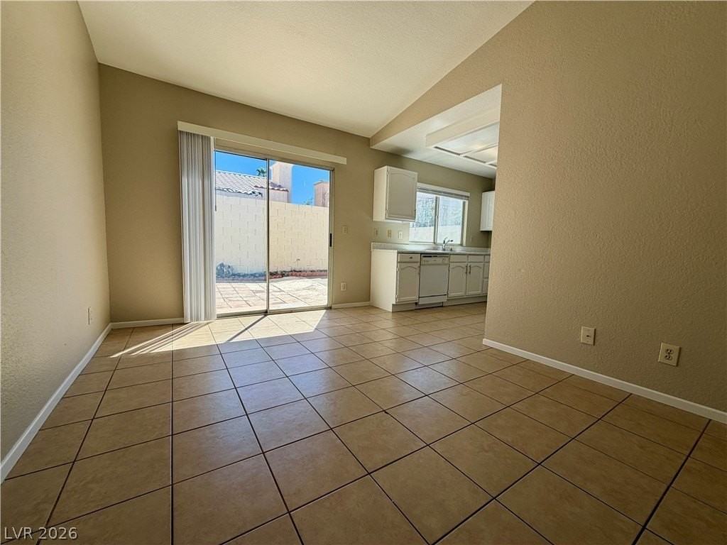 2821 Norfolk Ave - Photo 7 of 17