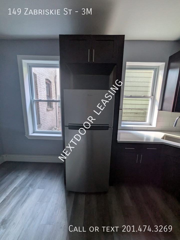 149 Zabriskie St #3M - Photo 3 of 6