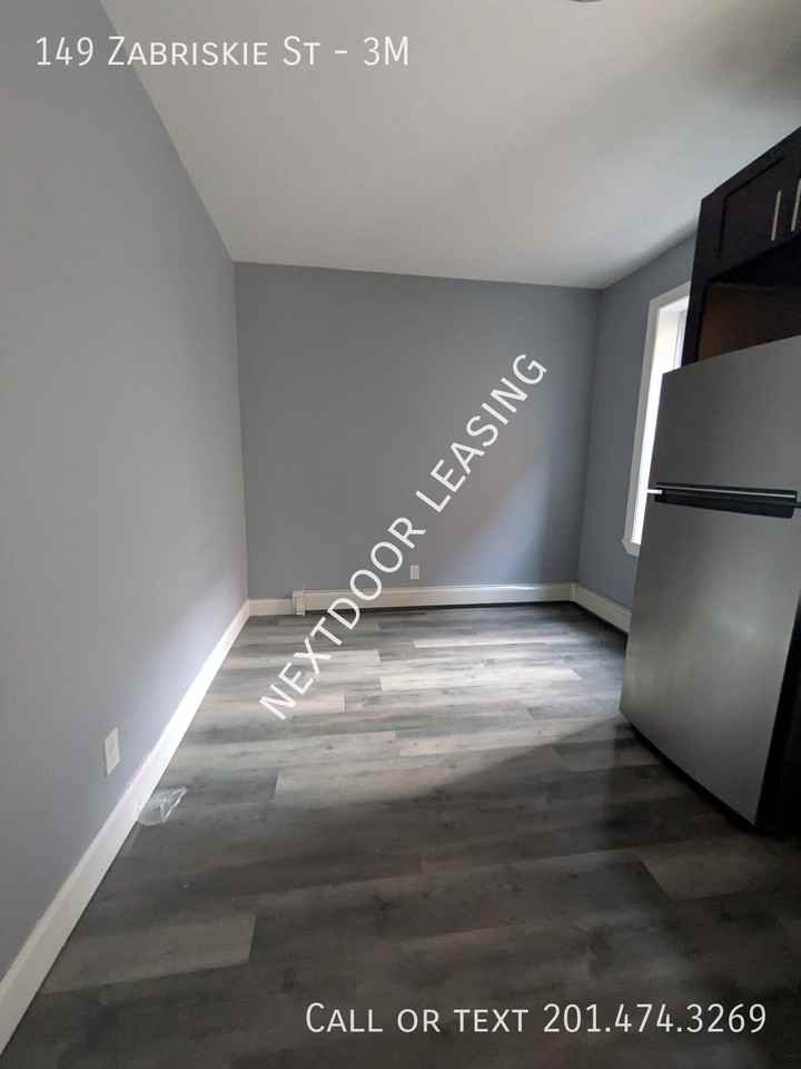 149 Zabriskie St #3M - Photo 4 of 6