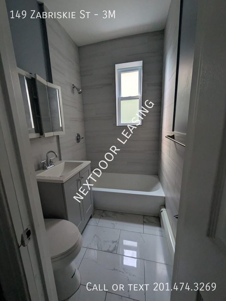 149 Zabriskie St #3M - Photo 5 of 6