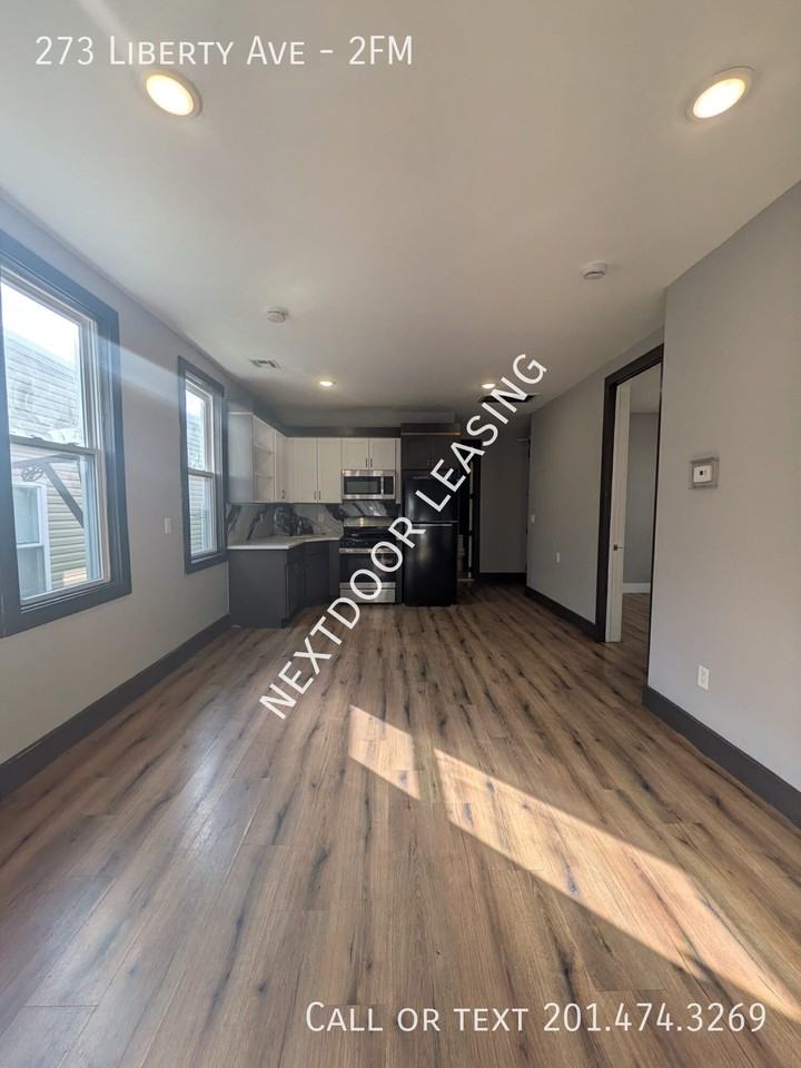273 Liberty Ave #2FM - Photo 4 of 10