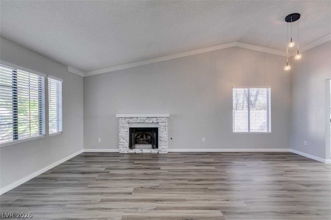 8392 Gresham Dr - Photo 5 of 43
