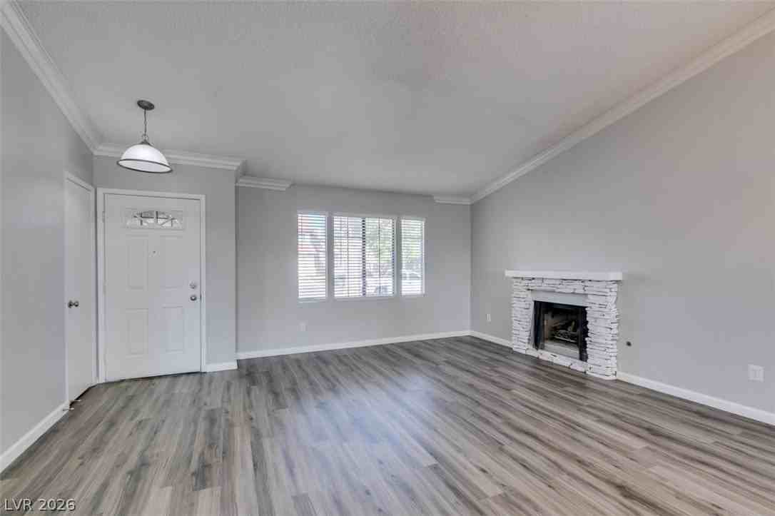 8392 Gresham Dr - Photo 7 of 43