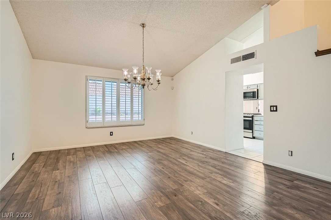 1779 Yellowwood Dr - Photo 4 of 26