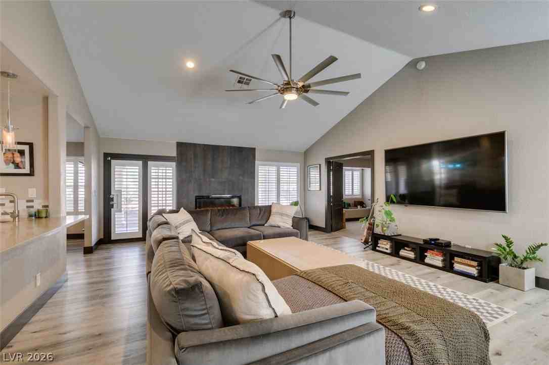 1909 Blackpool Cir - Photo 5 of 42