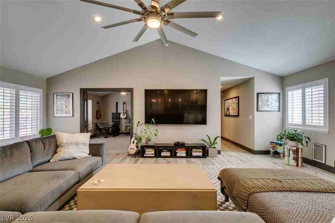 1909 Blackpool Cir - Photo 7 of 42