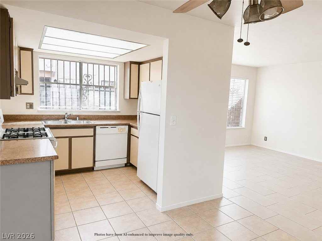 4338 Caliente St #15 - Photo 6 of 20