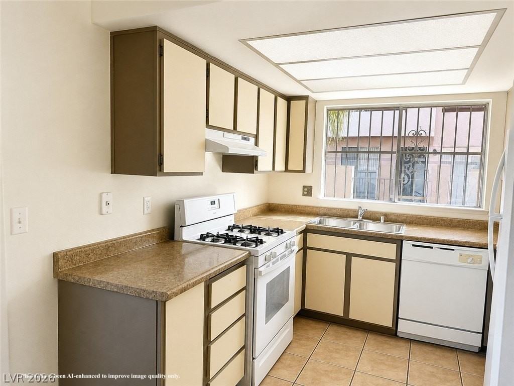 4338 Caliente St #15 - Photo 7 of 20