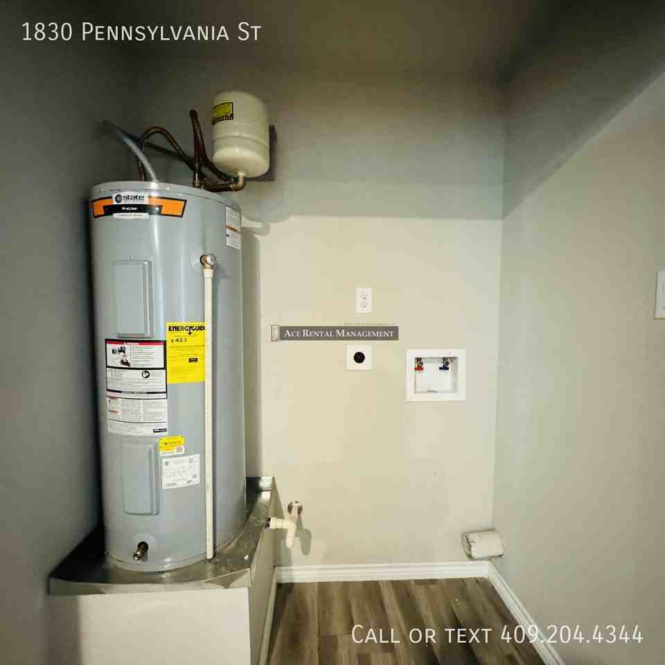 1830 Pennsylvania St - Photo 5 of 13