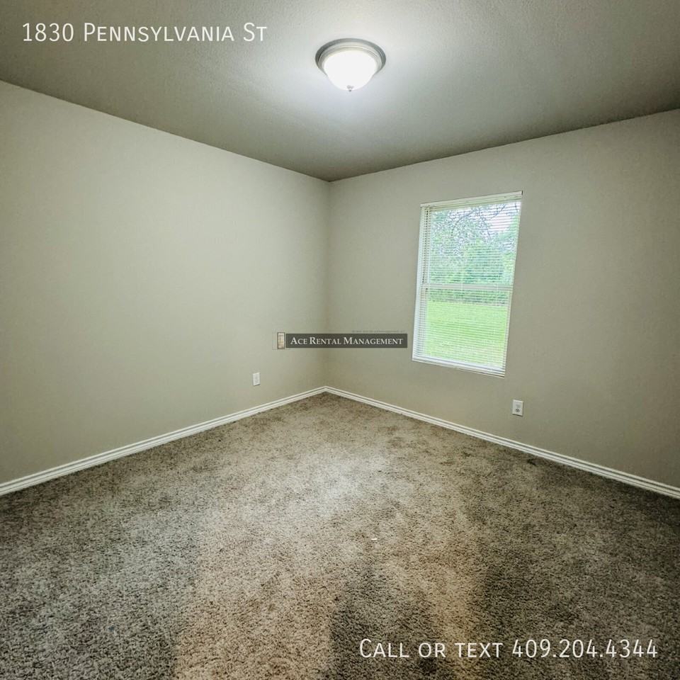 1830 Pennsylvania St - Photo 6 of 13