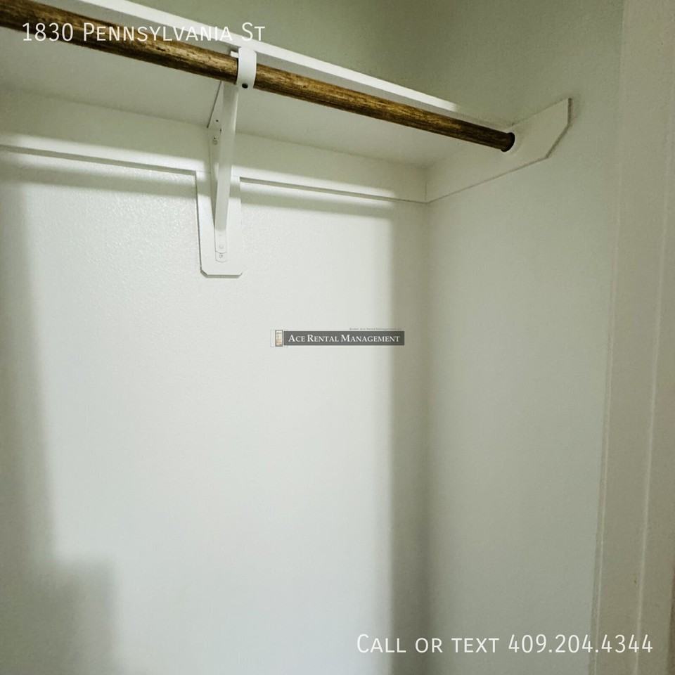 1830 Pennsylvania St - Photo 7 of 13