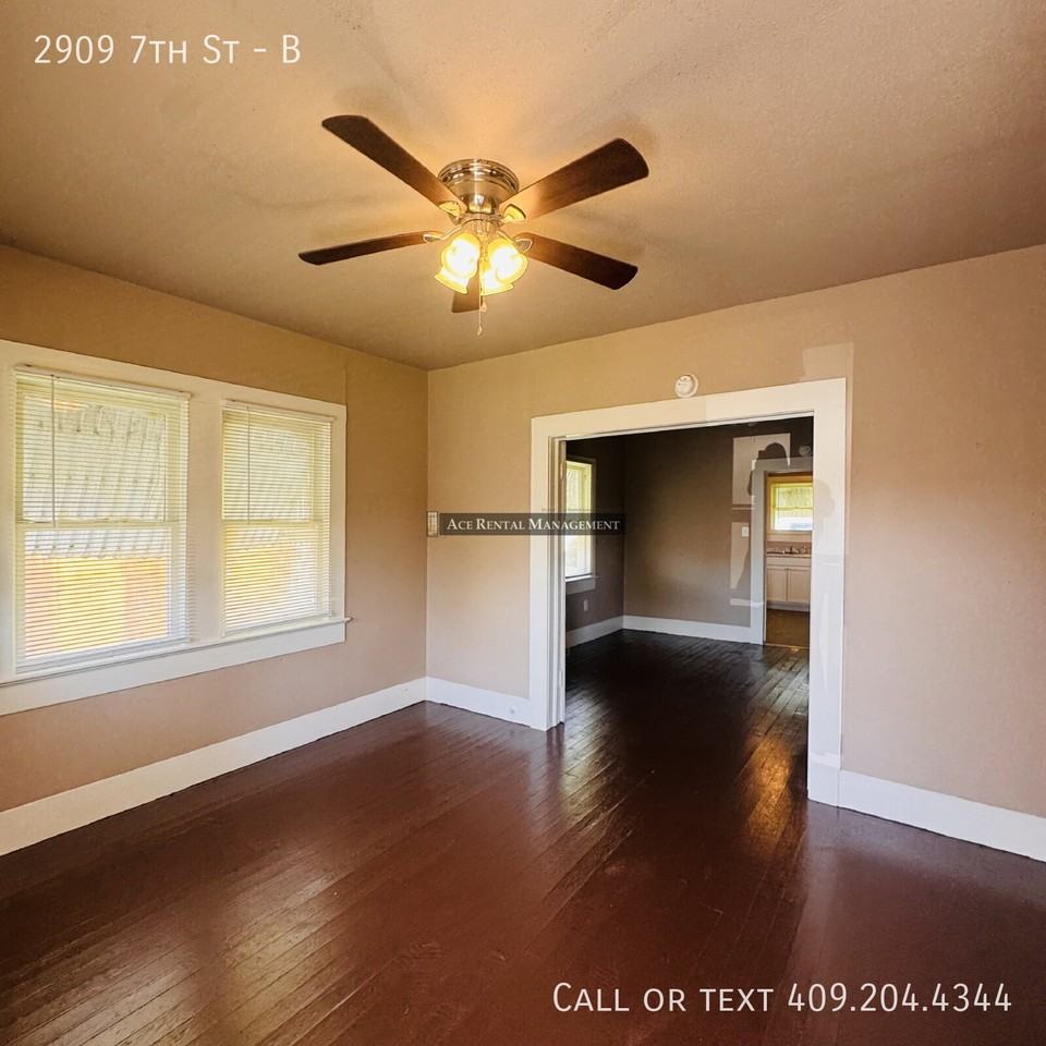 2909 7th St #B - Photo 2 of 8