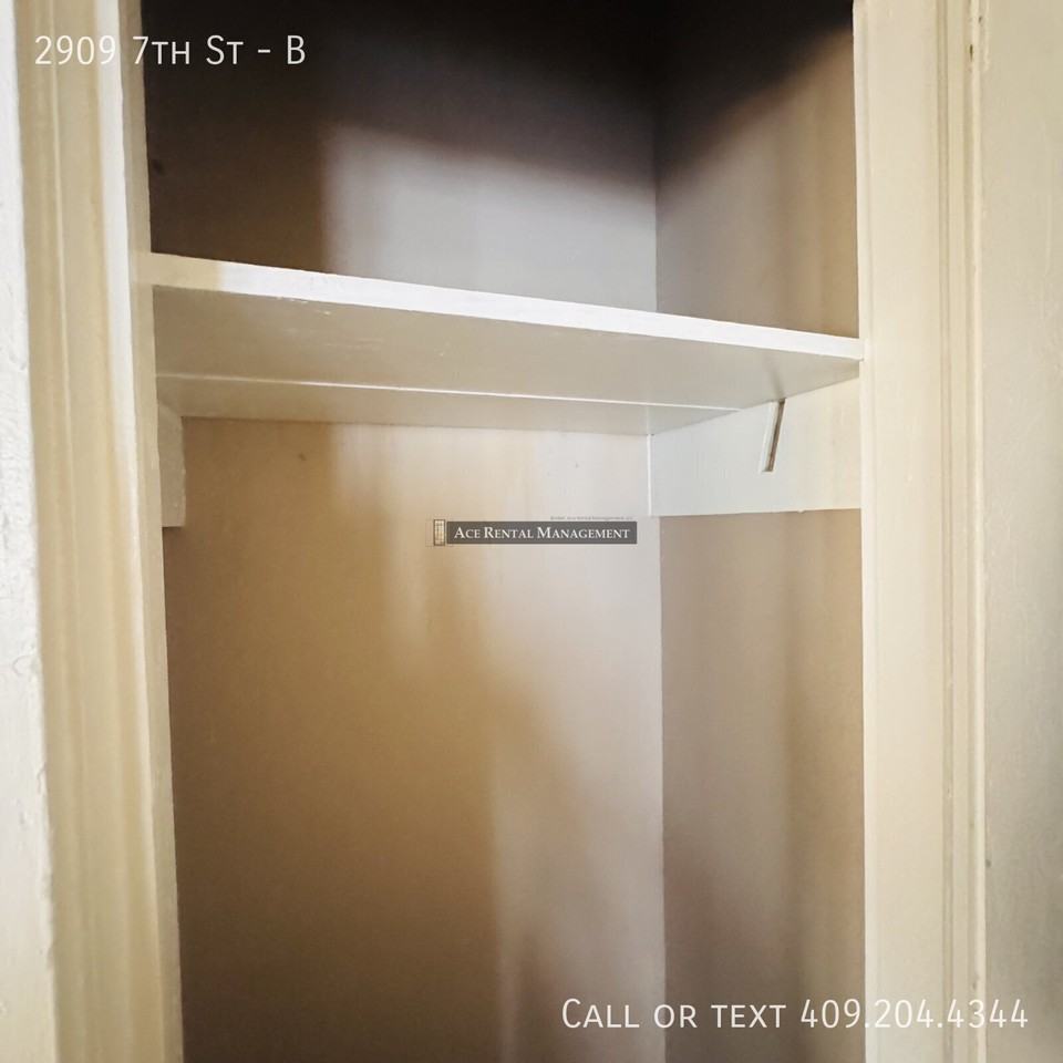 2909 7th St #B - Photo 4 of 8