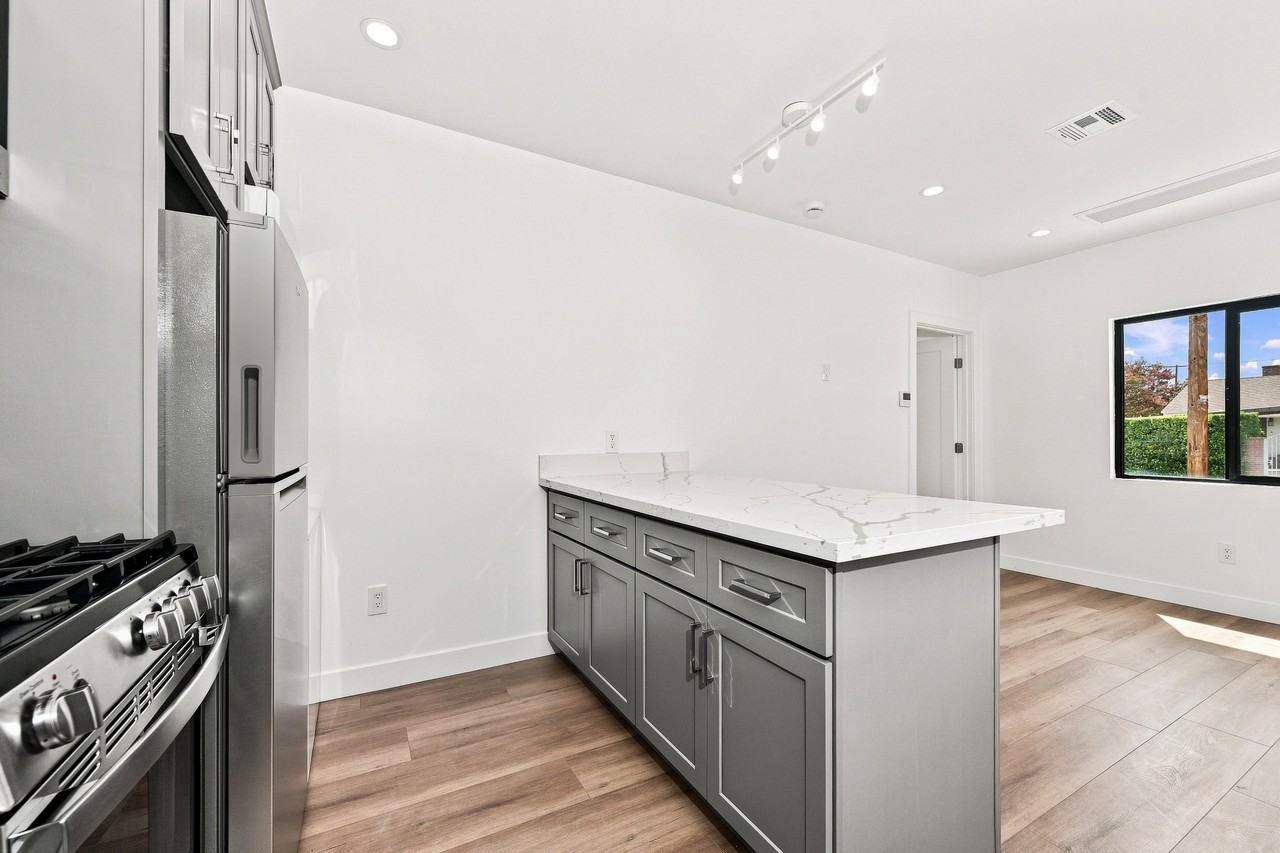 18743 Covello St - Photo 3 of 8