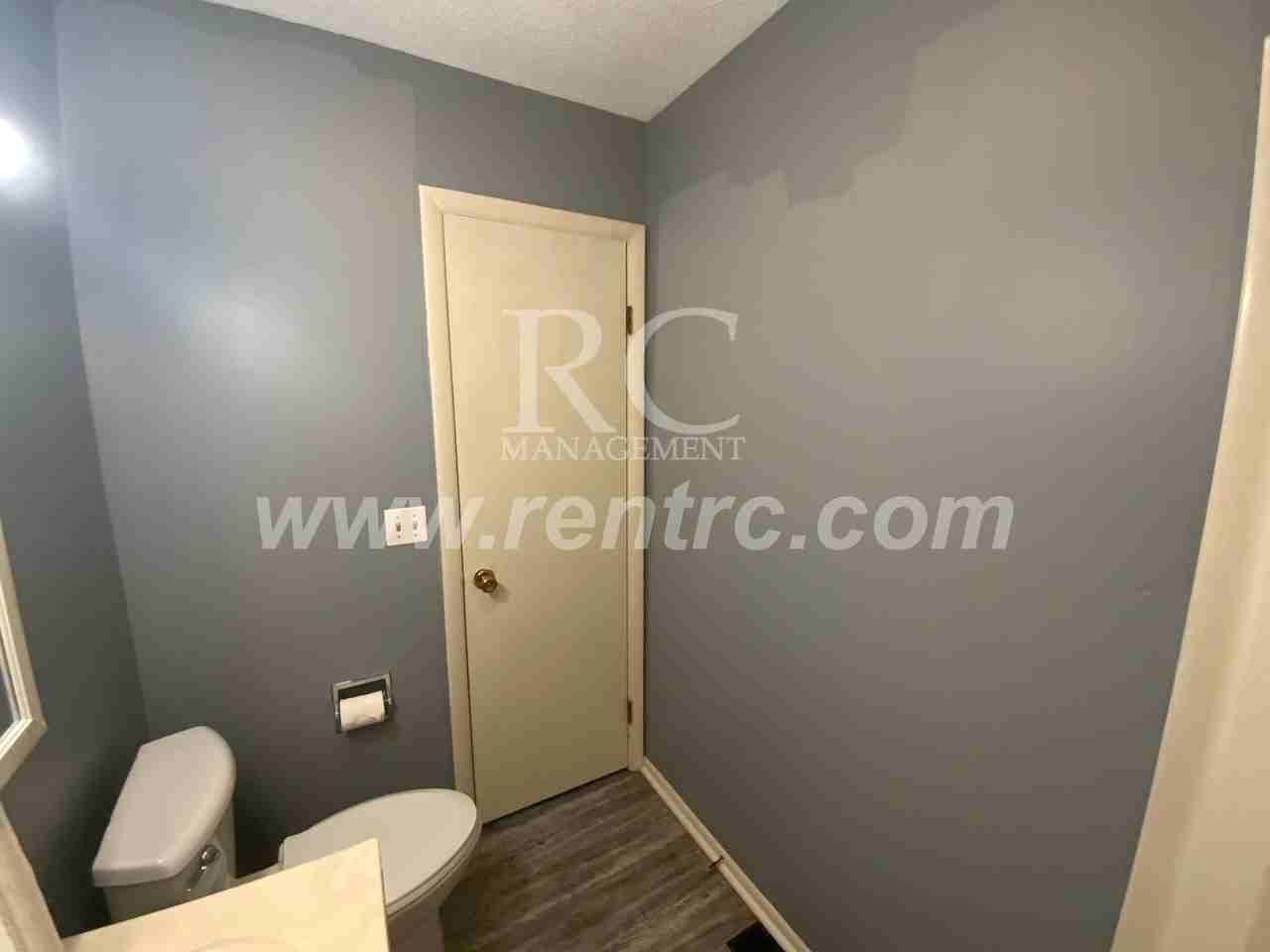 206 E 14th St - Photo 5 of 18