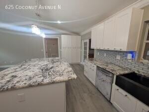 625 Coconut Ave N - Photo 5 of 40