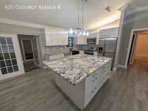 625 Coconut Ave N - Photo 7 of 40