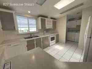 827 Sunglow St - Photo 3 of 33