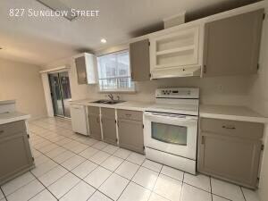 827 Sunglow St - Photo 5 of 33