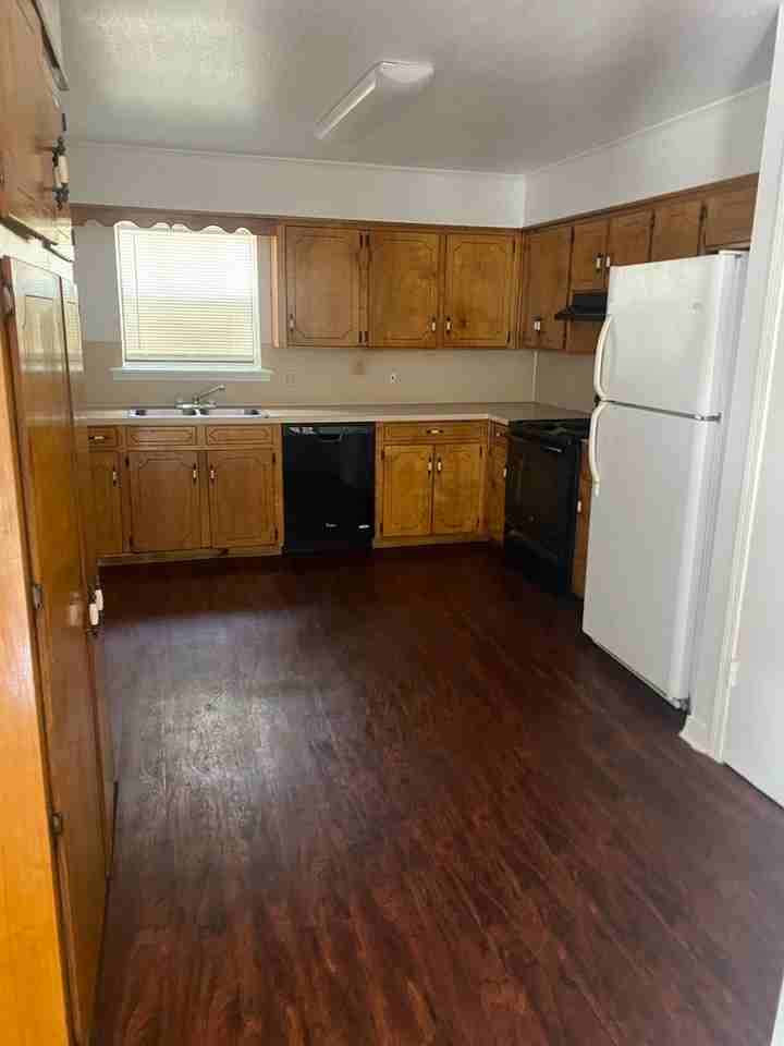 6824 Jefferson Paige Rd #4 - Photo 2 of 12
