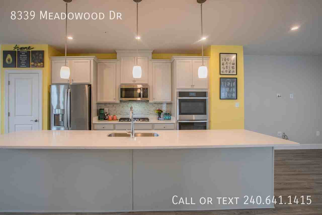 8339 Meadowood Dr - Photo 6 of 32