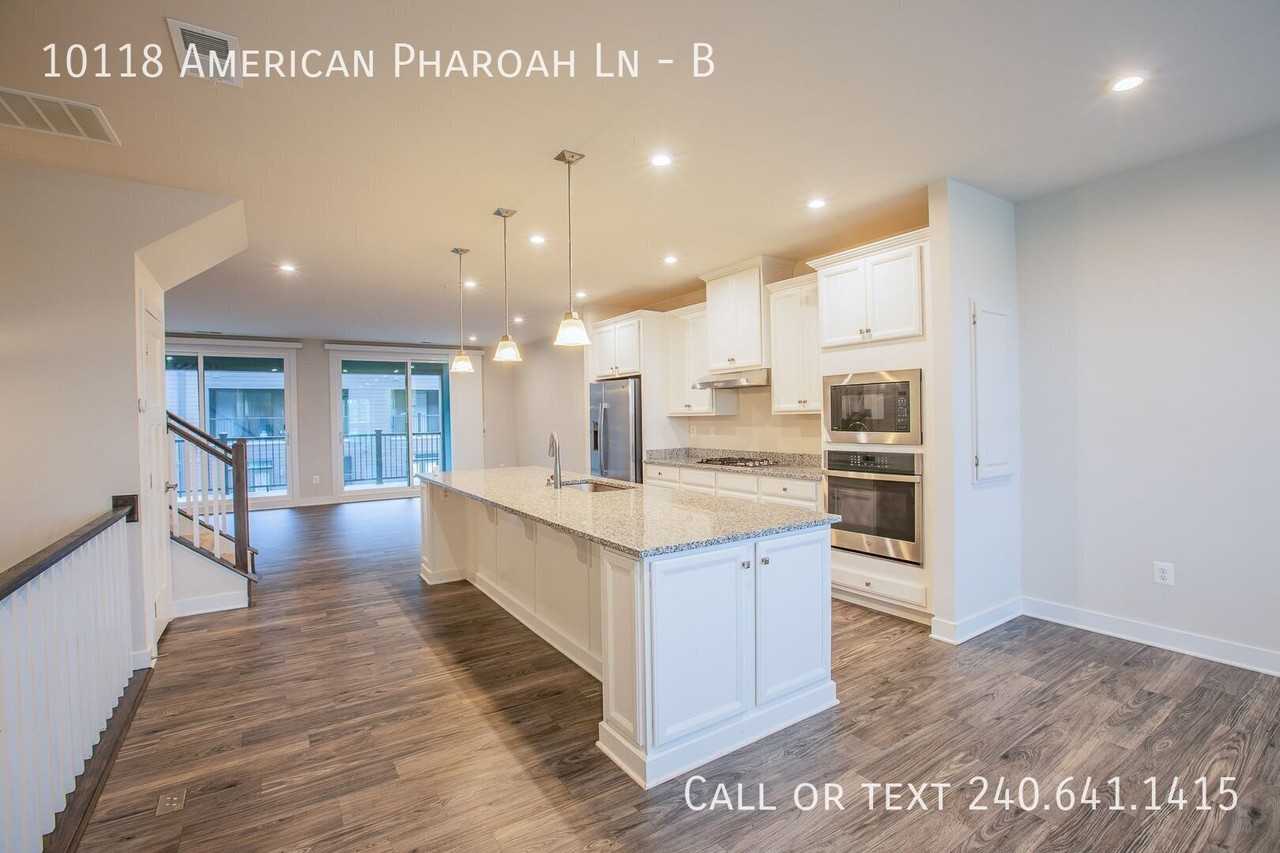 10118 American Pharoah Ln #B - Photo 4 of 32