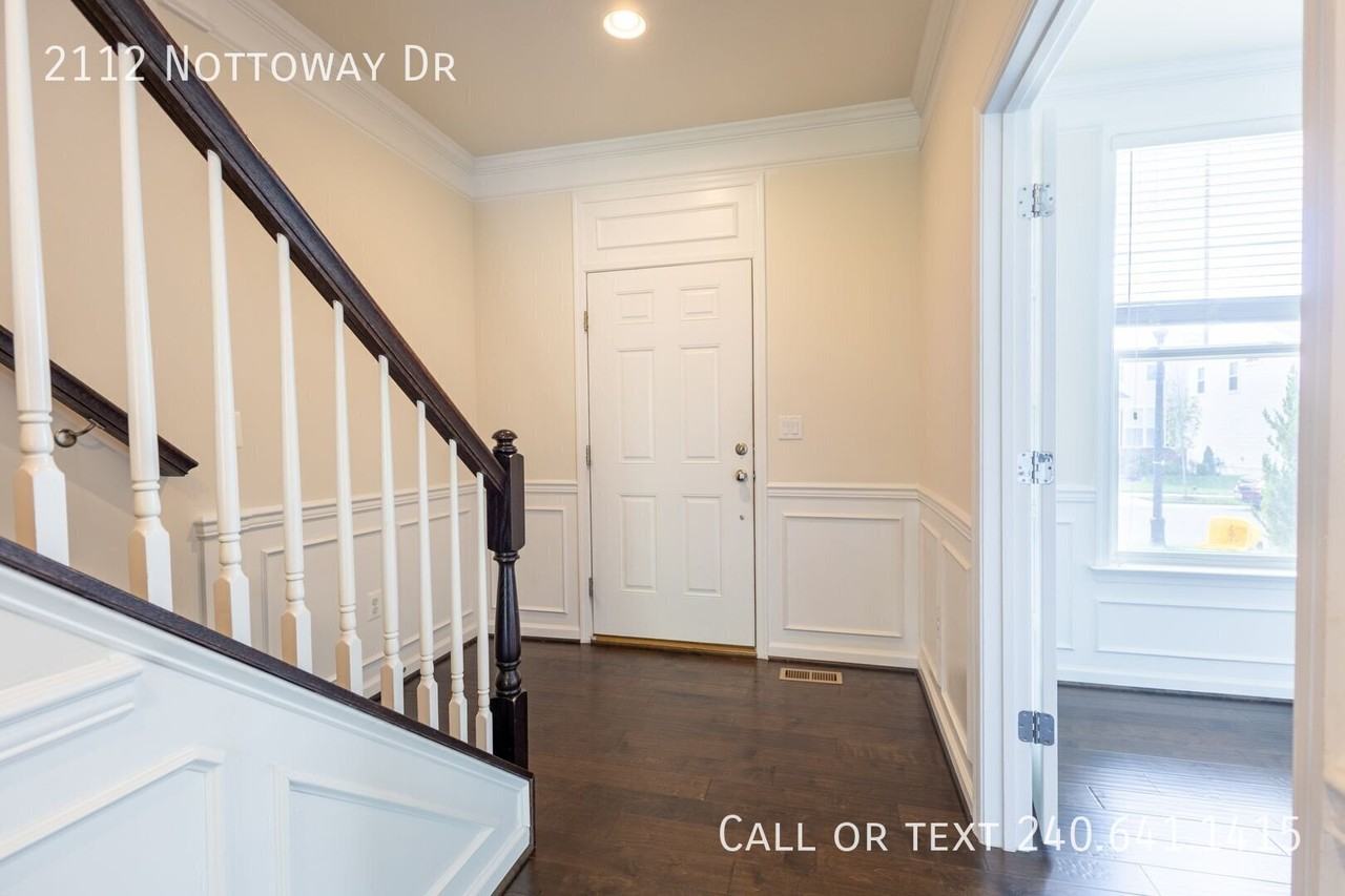 2112 Nottoway Dr - Photo 2 of 50