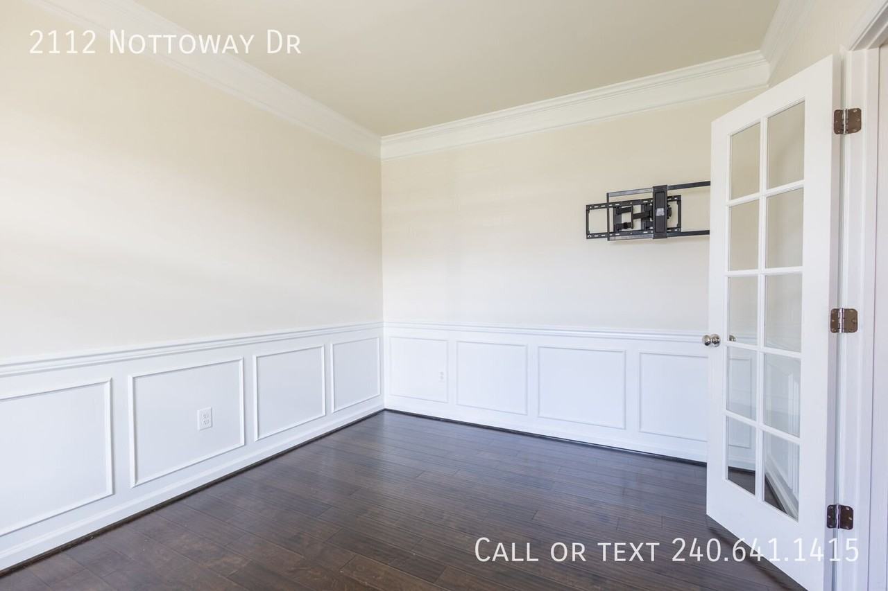 2112 Nottoway Dr - Photo 4 of 50