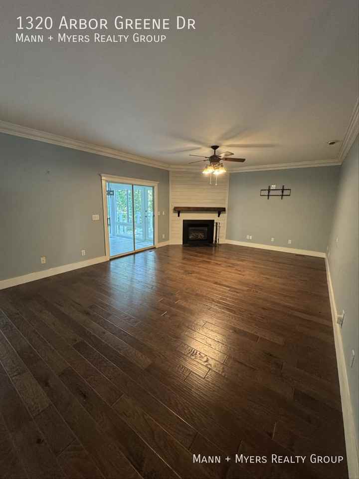 1320 Arbor Greene Dr - Photo 7 of 22