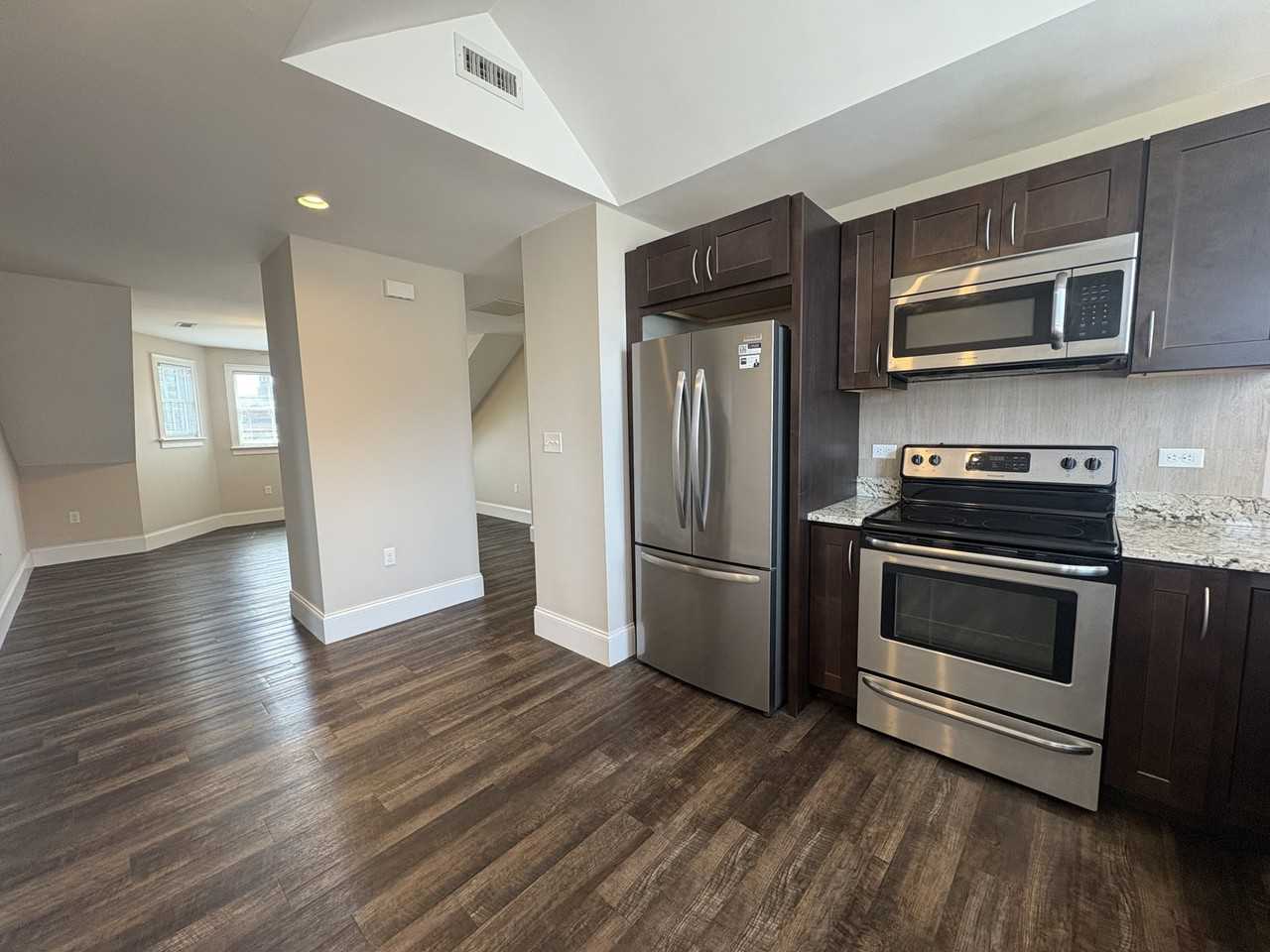 110 Madison Ave #3 - Photo 4 of 8