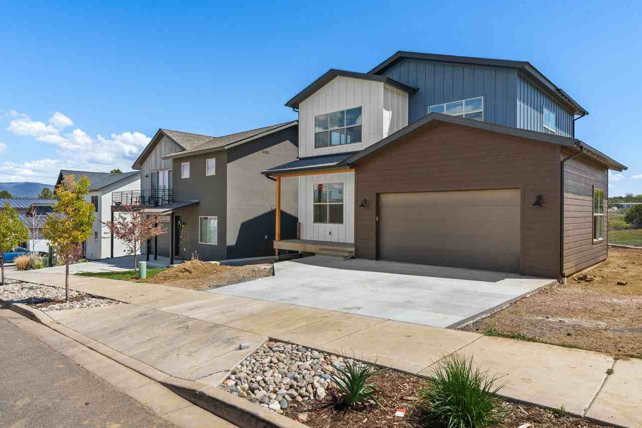 115 Elevation Dr - Photo 2 of 31