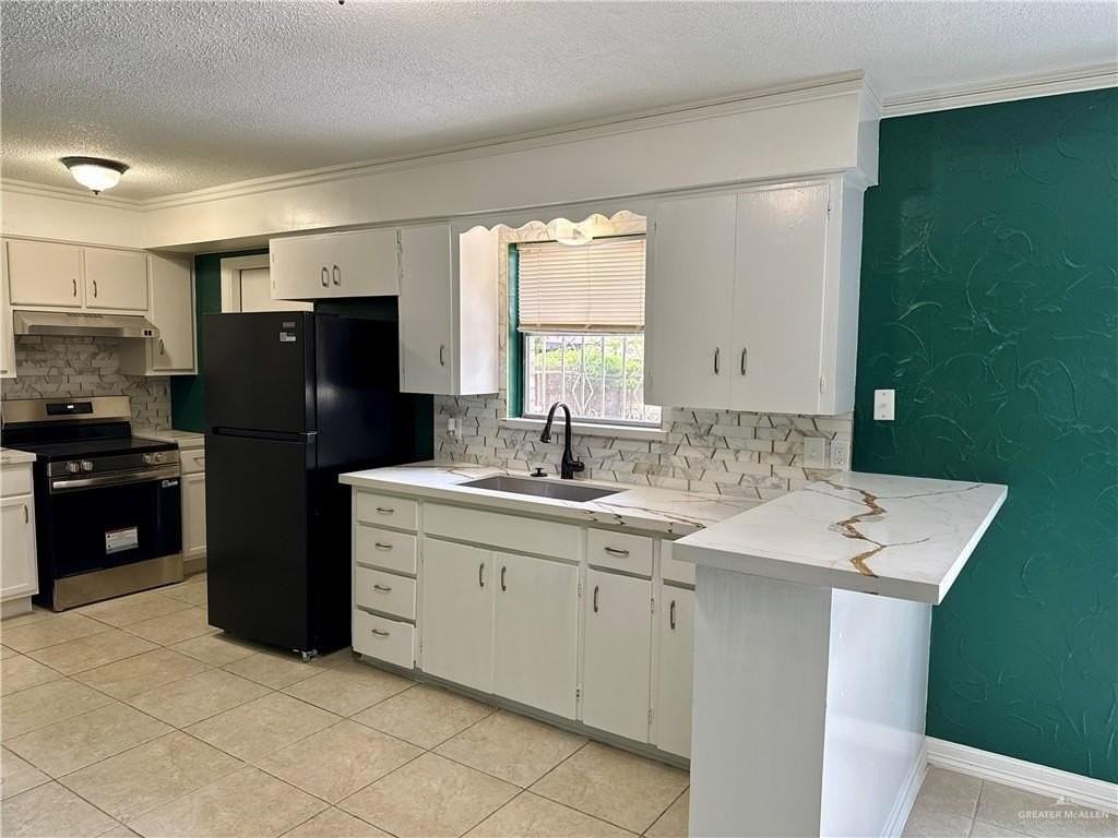 718 Harvey St - Photo 5 of 11