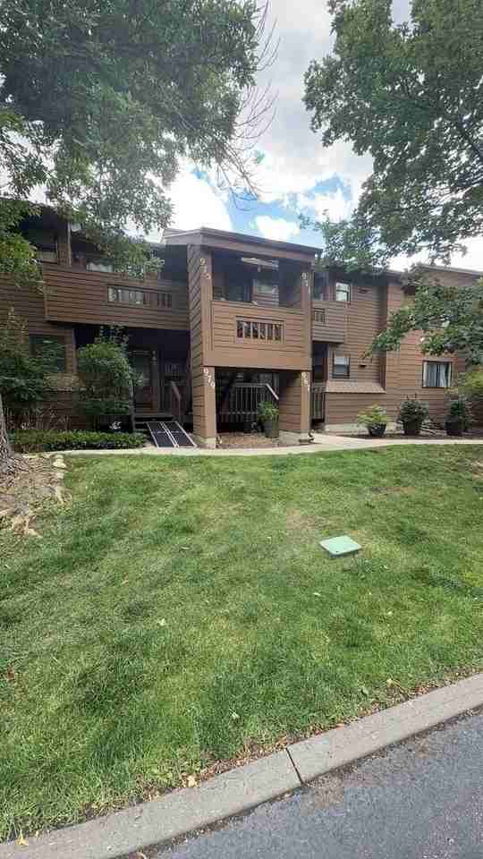 971 Moorings Dr - Photo 2 of 14