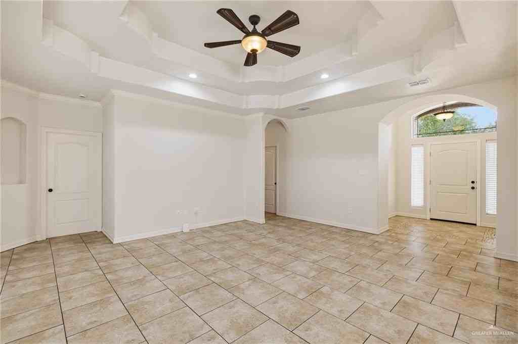 3121 Whitewing Ave - Photo 4 of 25