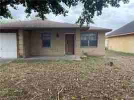 featured image of 108 W La Quinta Dr