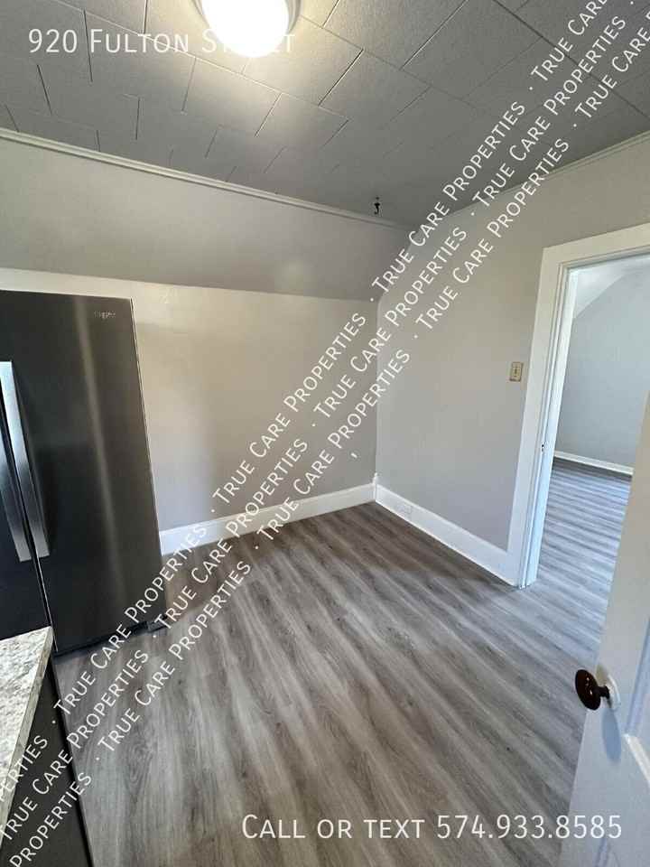 920 Fulton St - Photo 6 of 11