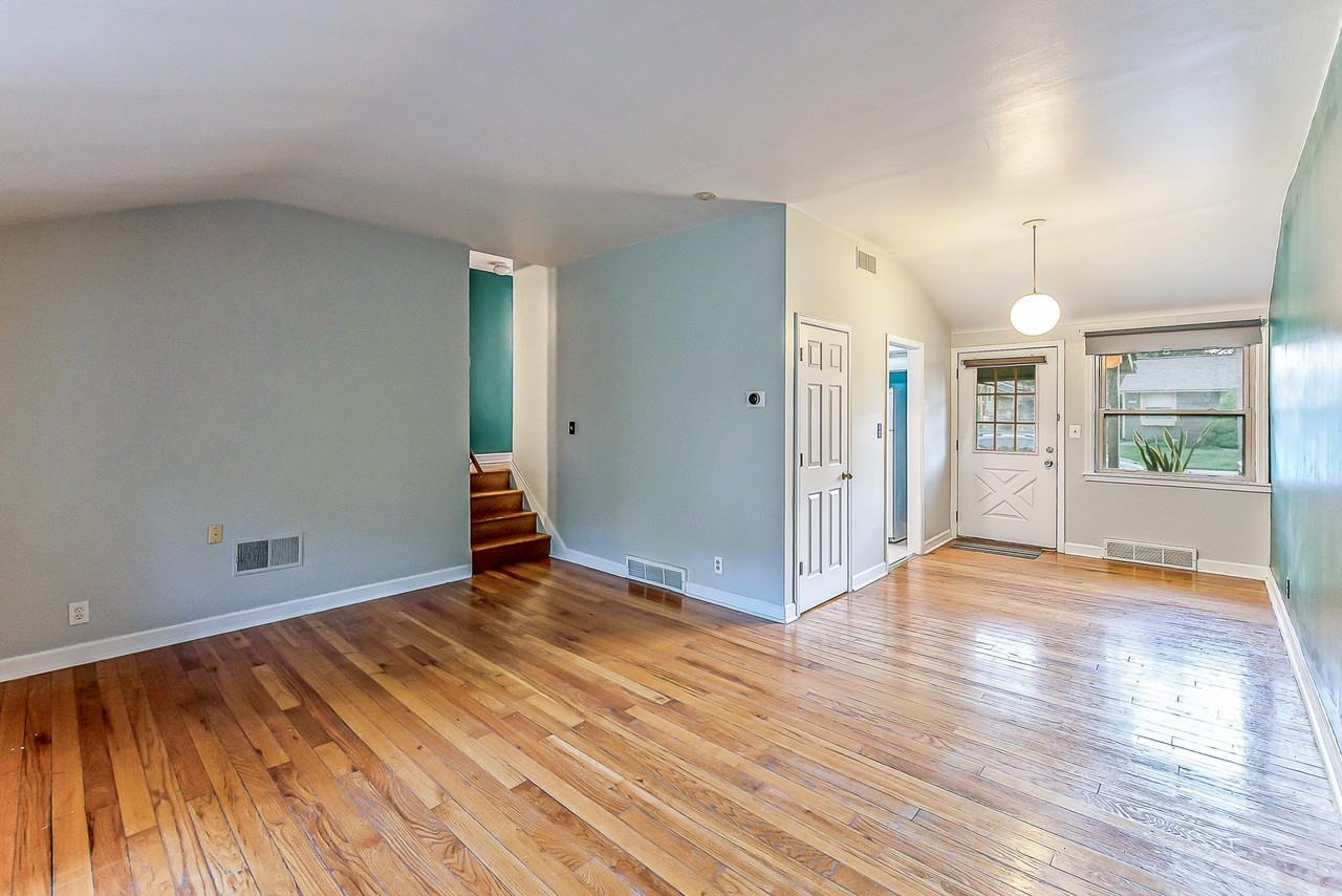 2655 Whitewood St - Photo 6 of 33