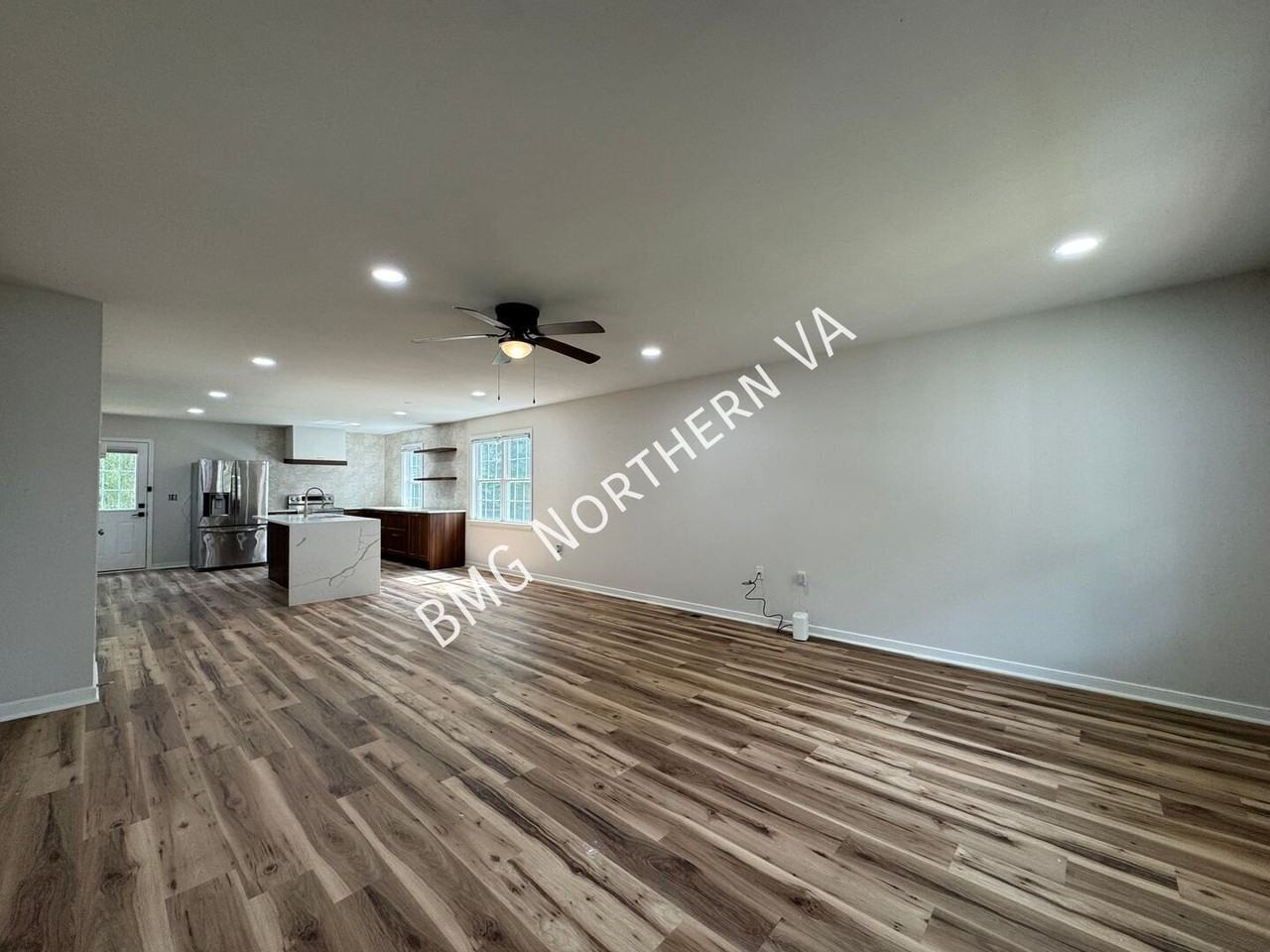 8509 Engleside St - Photo 4 of 48