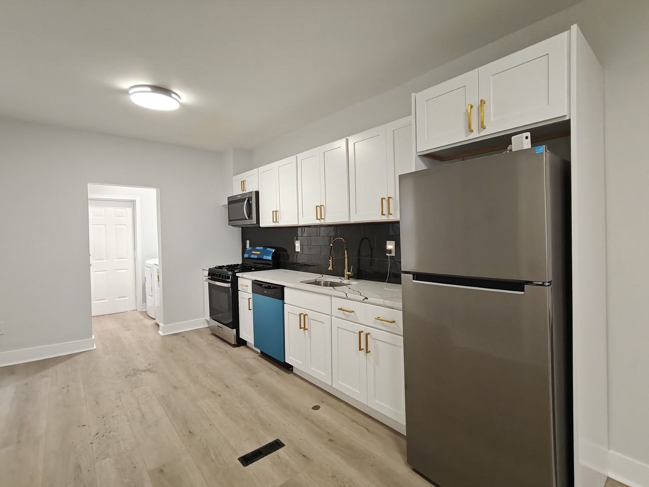 223 N 58th St - Photo 4 of 16