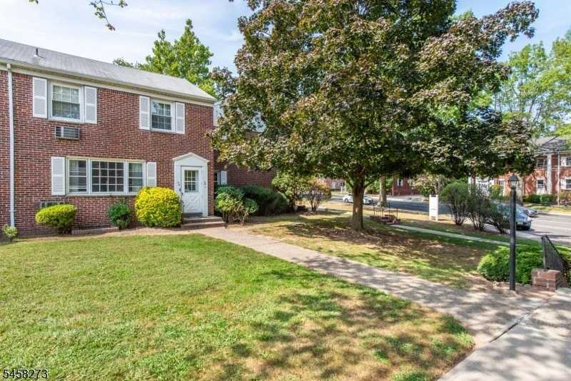 445 Morris Ave #13D - Photo 5 of 27