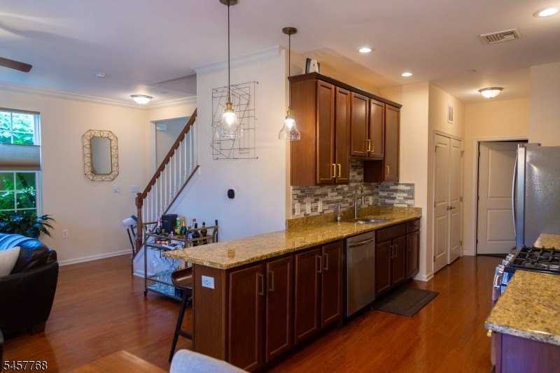 501 Lopez Ln - Photo 3 of 13