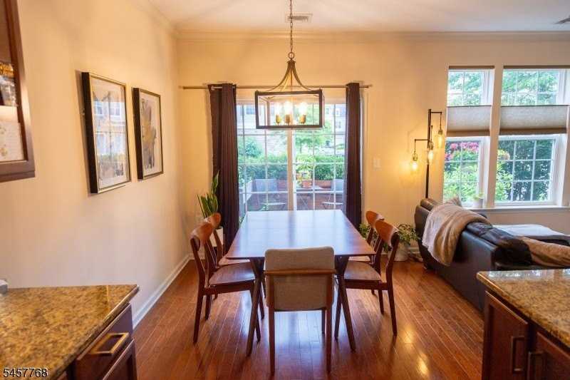 501 Lopez Ln - Photo 4 of 13