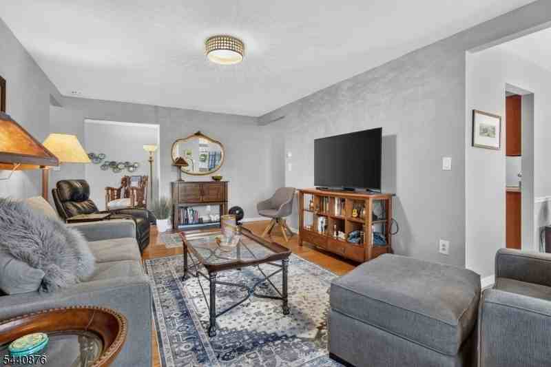 13G Kensington Rd #G - Photo 5 of 30