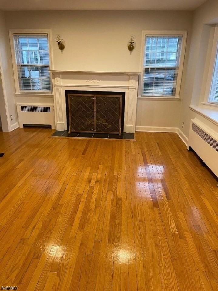 48 Adams Pl - Photo 4 of 37