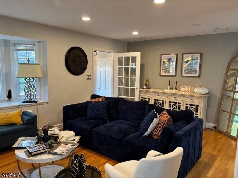 48 Adams Pl - Photo 5 of 37