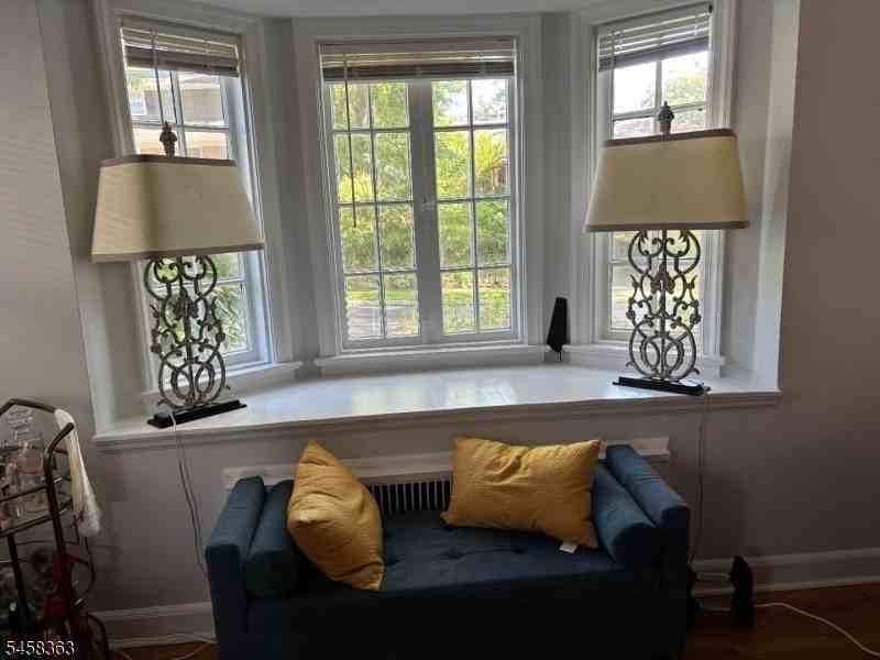 48 Adams Pl - Photo 6 of 37