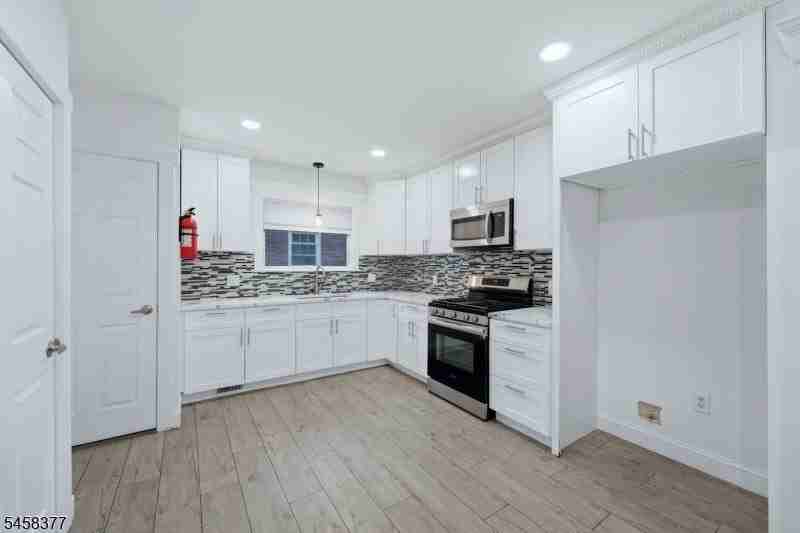1208 Orange Ave - Photo 7 of 38